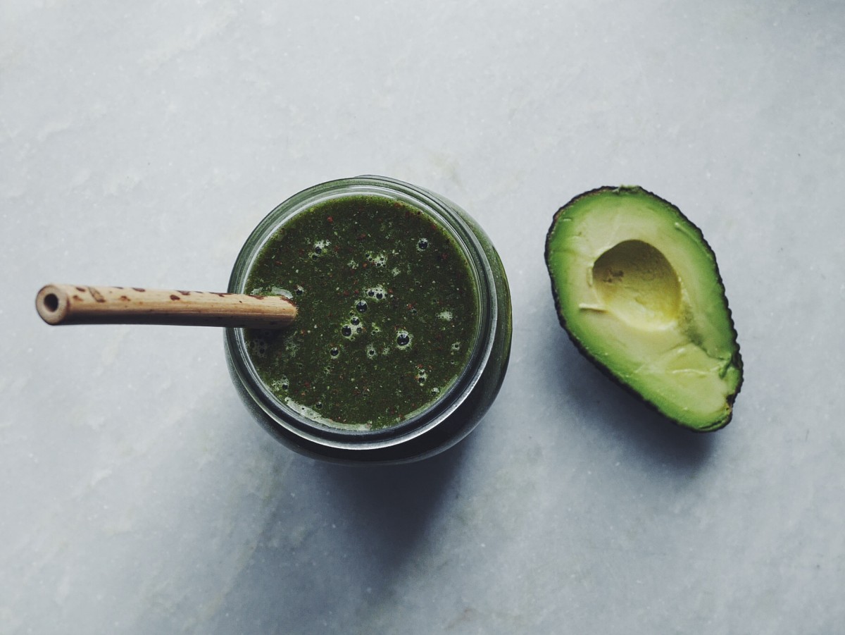 avcocado, smoothie, avocado love, vegan, raw, healthy shit, green smoothie, bamboo straw, nutrition, nutrients, simply food, organic, økologi, grøn smoothie, budget, zero waste, stop madspild, costume, simply fit
